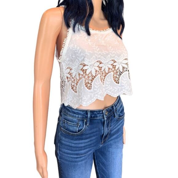 POL White Eyelet Lace Tank Top Small Cropped Boho Floral Scalloped Hem NWOT - Picture 3 of 6
